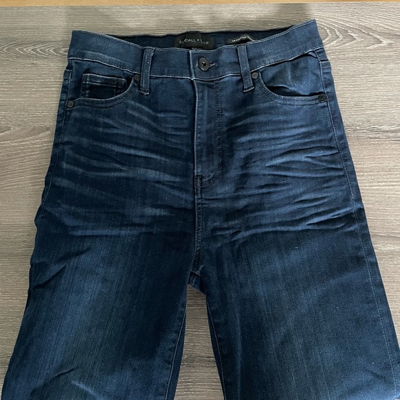 Kendall and Kylie High Rise - Picture 3 of 4